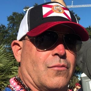 Meet your Posher, Troy